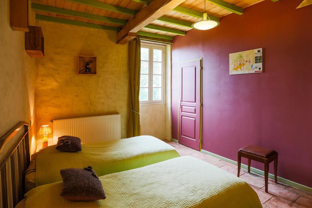 Au Mas Des Calmettes Bed and Breakfast Parisot  Eksteriør billede